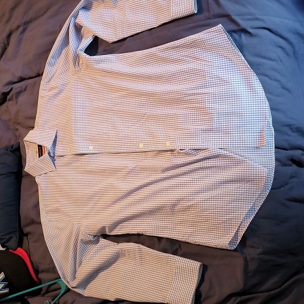 Van Heusen Travelers Medium Dress Shirt